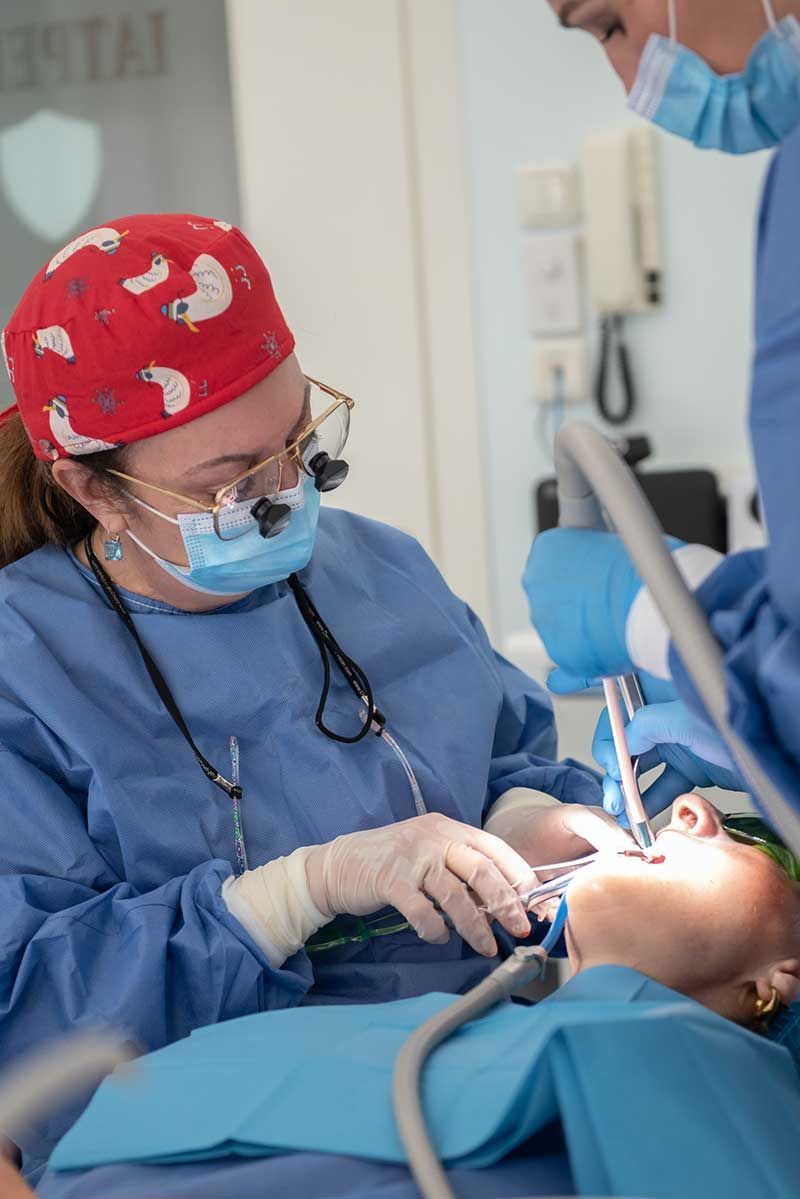 Κωνσταντία Μαλαμούλη D.D.S.
Χειρουργός Οδοντίατρος – Εμφυτευματολόγος