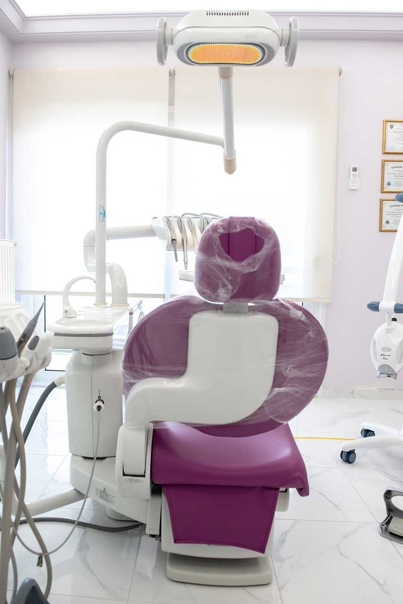 Κωνσταντία Μαλαμούλη D.D.S.
Χειρουργός Οδοντίατρος – Εμφυτευματολόγος