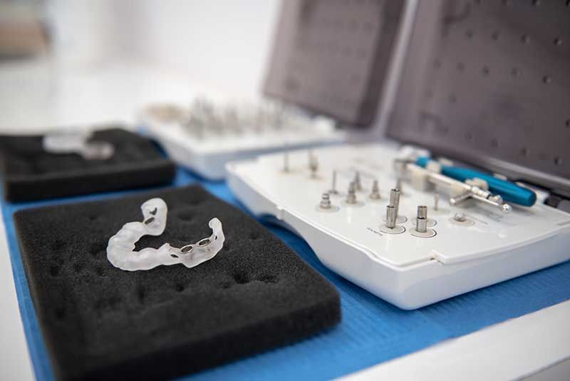 Κωνσταντία Μαλαμούλη D.D.S.
Χειρουργός Οδοντίατρος – Εμφυτευματολόγος