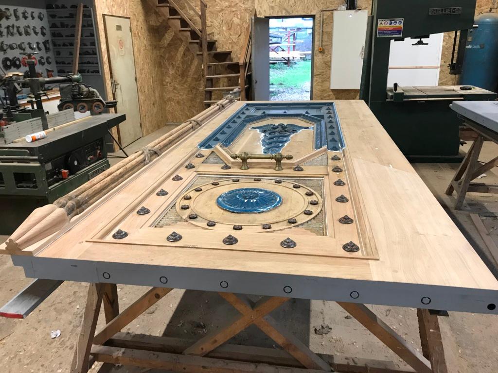 Restauration en atelier d'une porte cochère