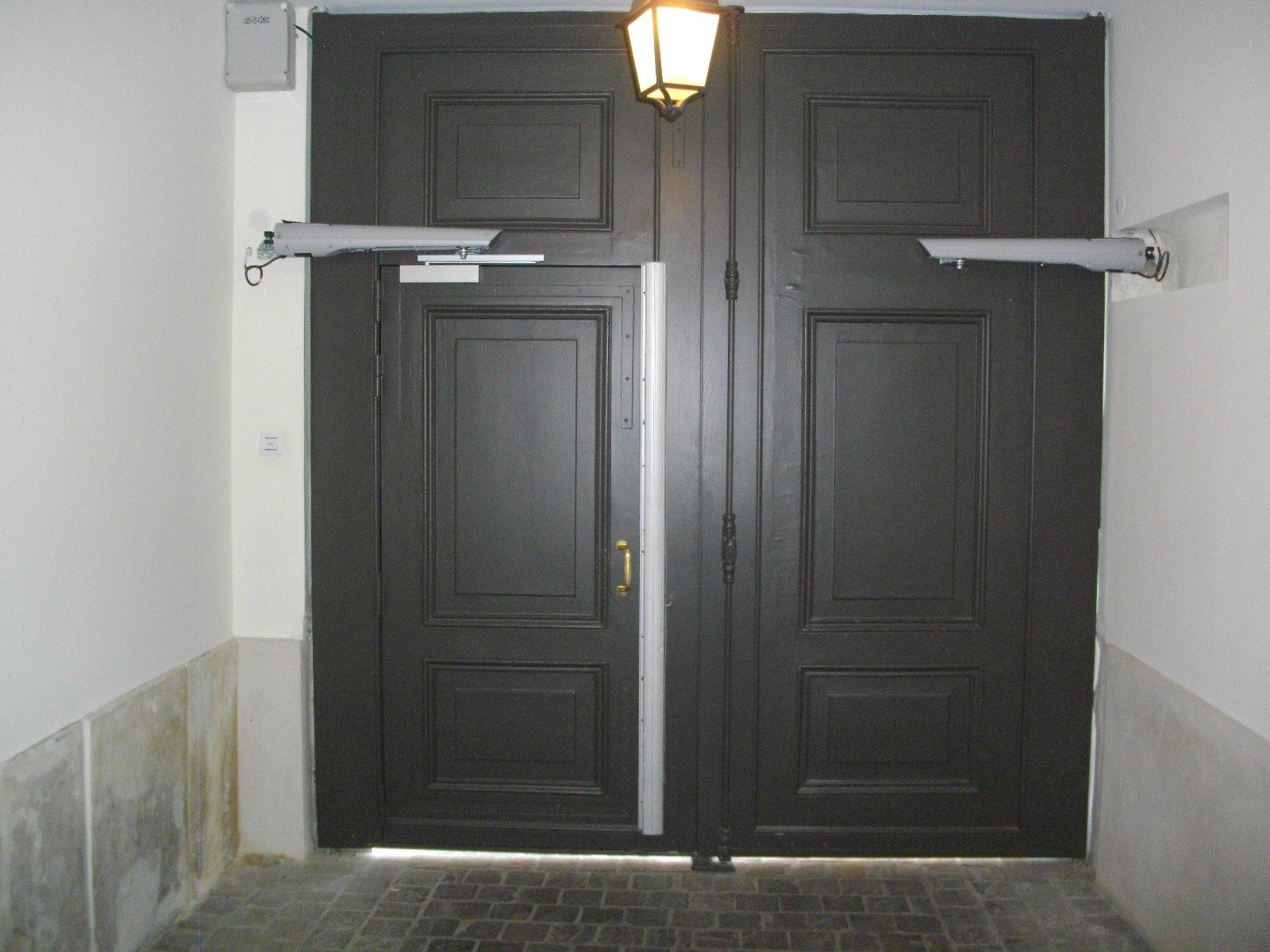 Porte cochère d'immeuble