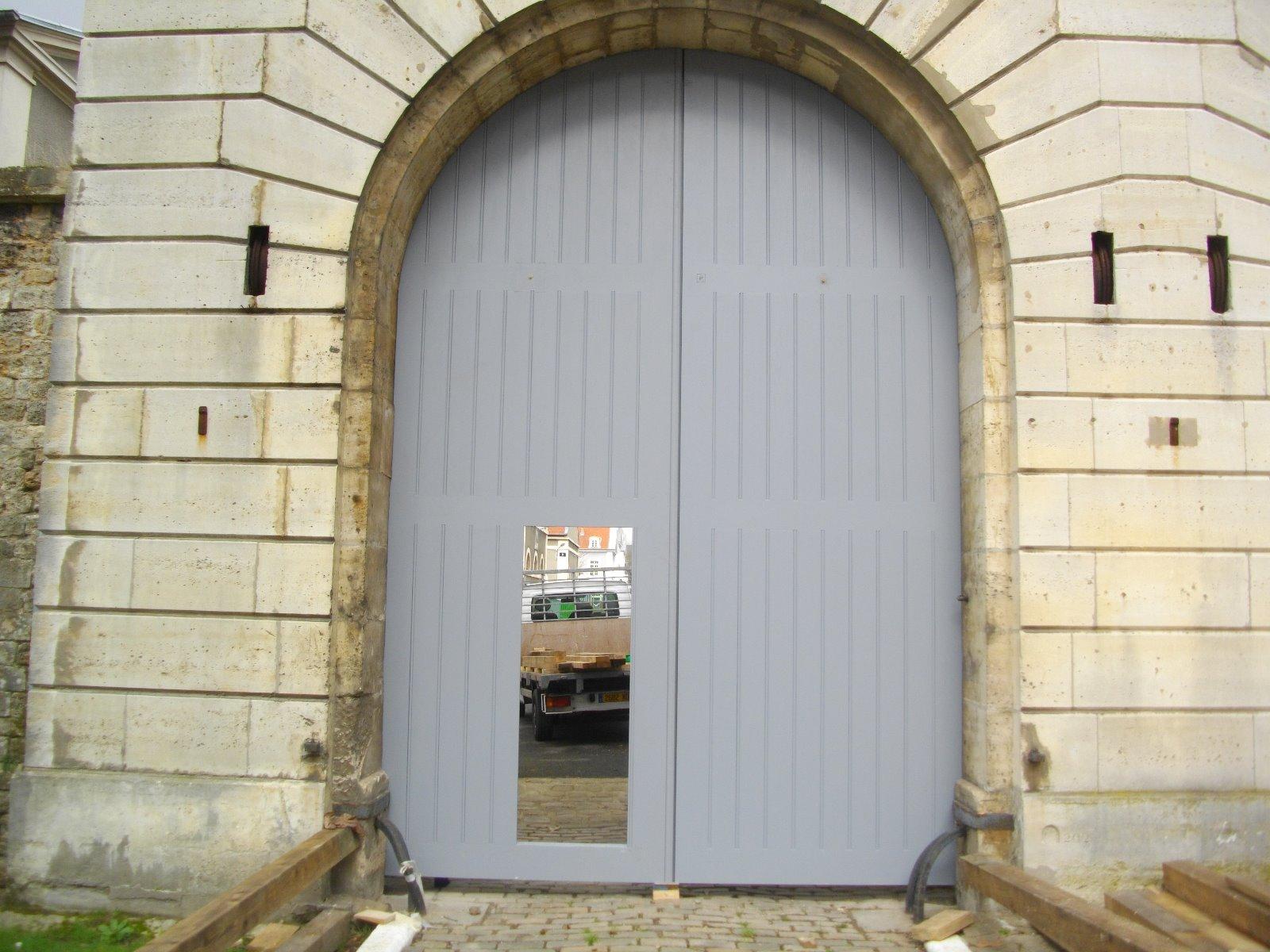 Porte cochère avec portillon