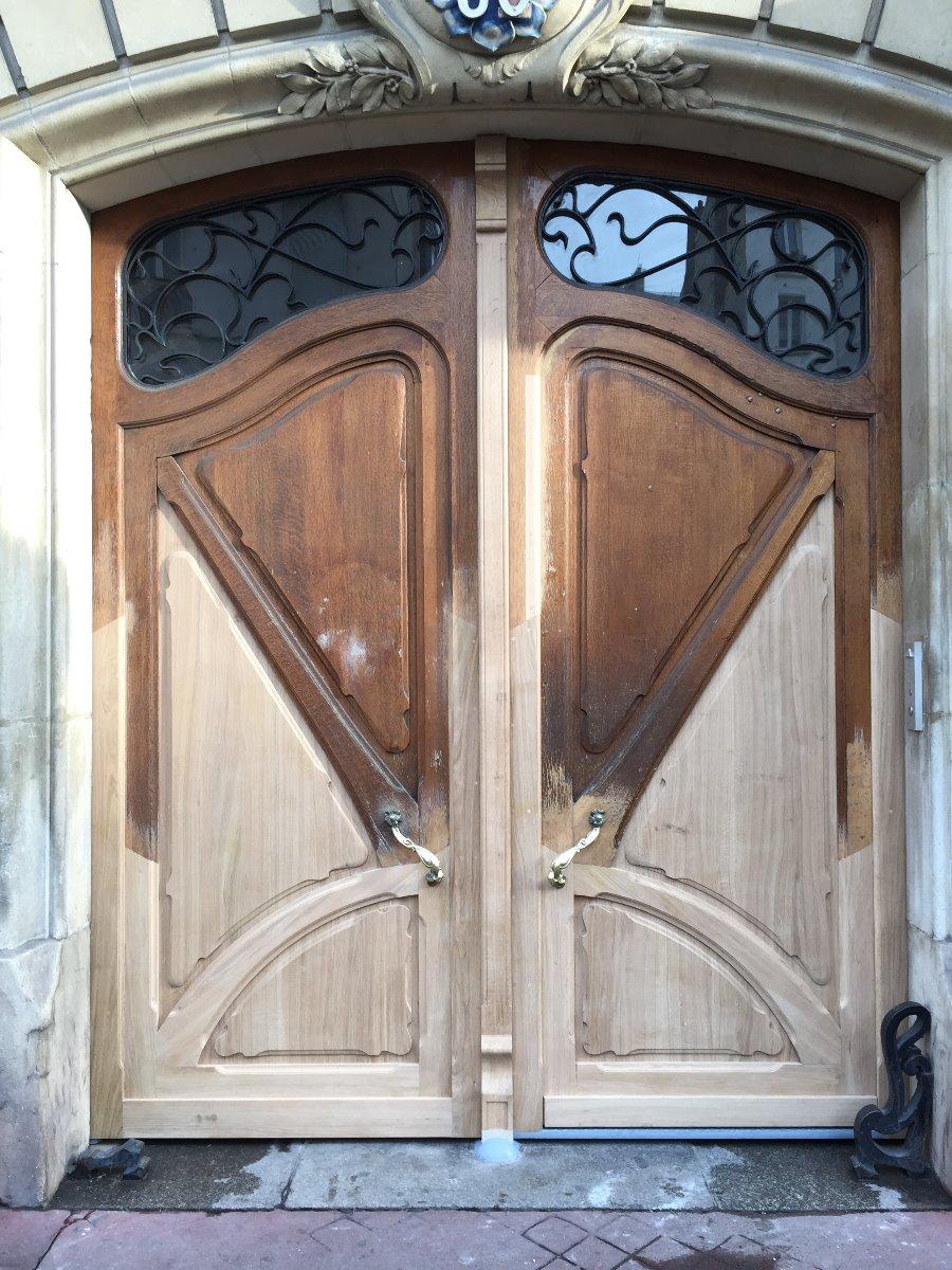 Ponçage d'une porte cochère