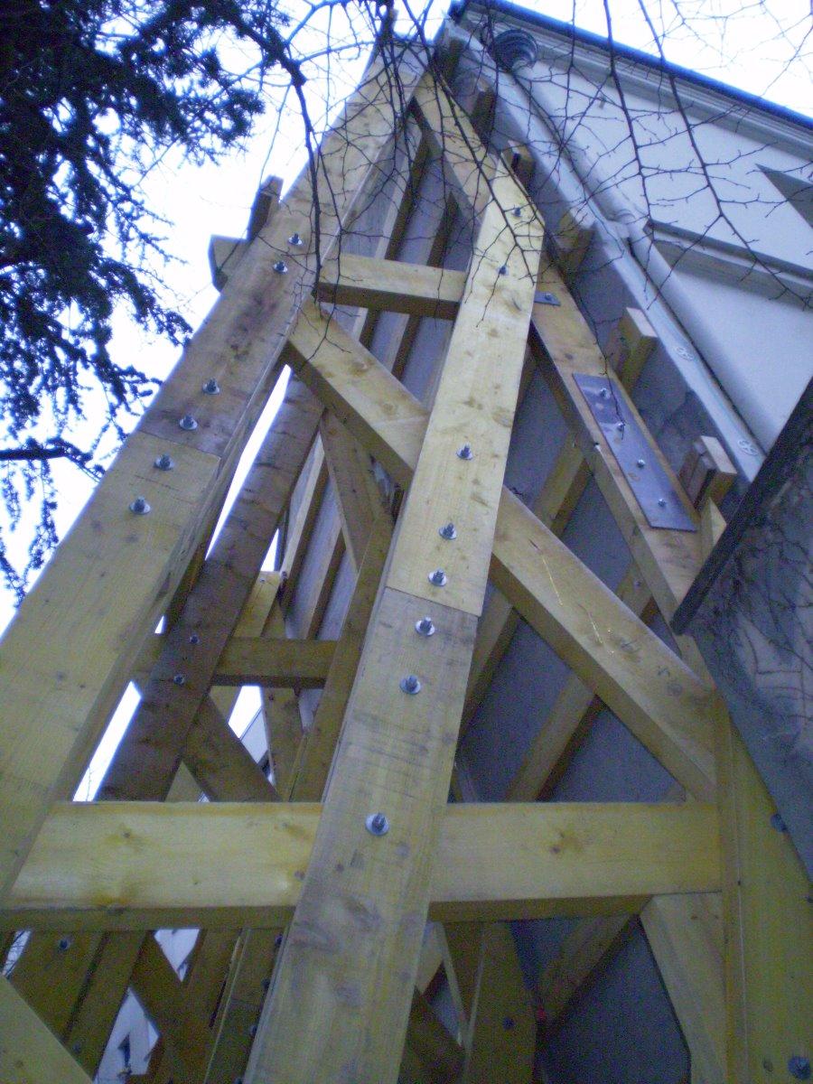 Renforcement d'un bâtiment avec une structure en bois