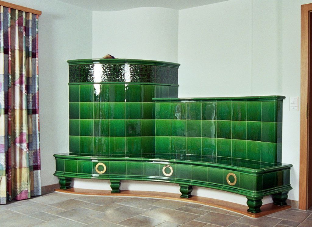 Runder Glattstabkachelofen - Strässler Fire & Design GmbH