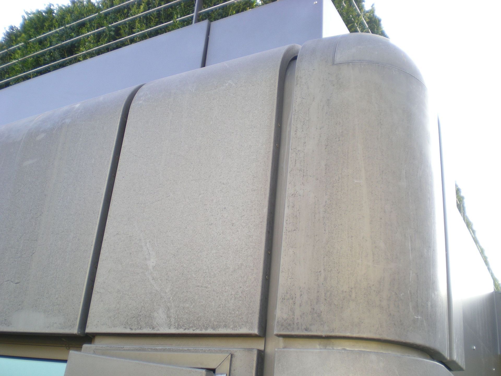 Fassade vor Grundreinigung - Stricker Gebäudereinigung