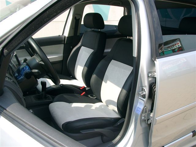 VW Polo, komplette Innenausstattung in Leder / Alcantara neu angefertigt und montiert.