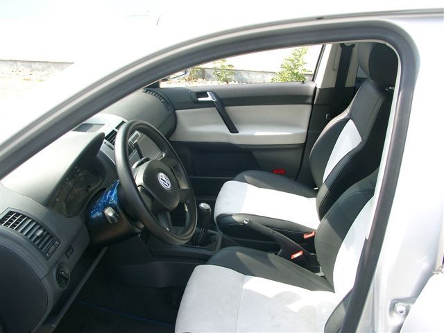 VW Polo, komplette Innenausstattung in Leder / Alcantara neu angefertigt und montiert.