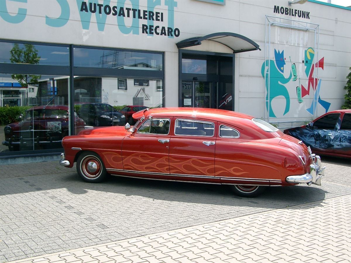 Hudson. Komplette Innenausstattung, Himmel und Teppich neu angefertigt und montiert.