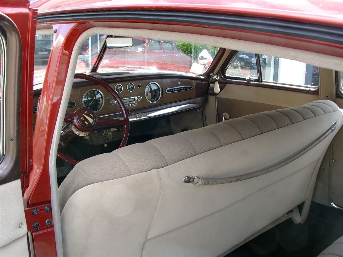 Hudson. Komplette Innenausstattung, Himmel und Teppich neu angefertigt und montiert.