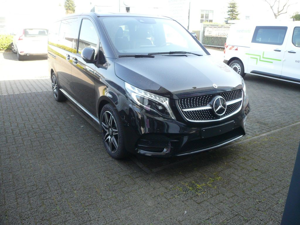 Alpine PKG-RSE3HDMI26 cm (10,1-Zoll) Decken-Monitor mit DVD-Player und HDMI-Eingang in einer Mercedes V-Klasse 2022 nachgerüstet.