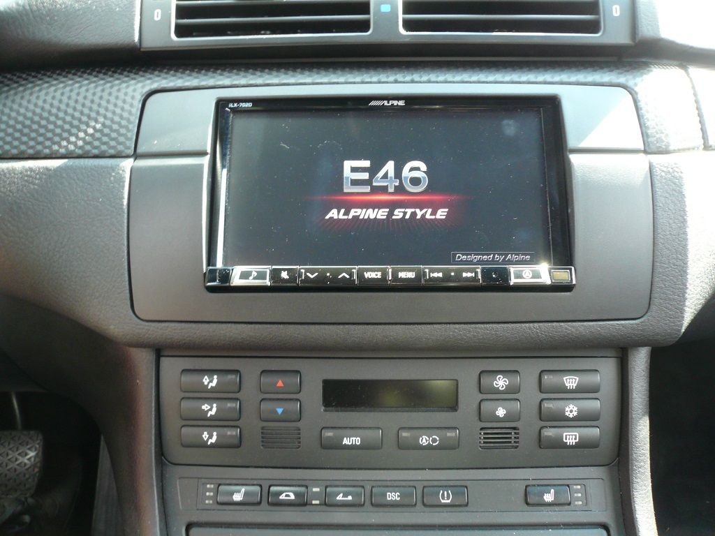 Alpine 7-Zoll Premium-Mobile-Media-System für 3er BMW (E46) mit Apple CarPlay und Android Auto Unterstützung nachgerüstet.