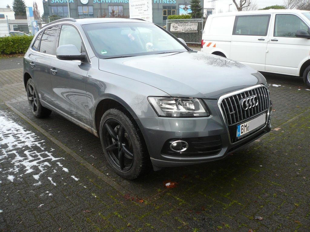 Alpine X703D-Q5 7-Zoll Premium-Infotainment-System für Audi Q5 mit Navigationssystem, Apple CarPlay und Android Auto Unterstützung.