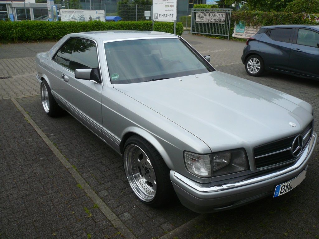 Himmel ausgebaut, gereinigt und mit Alcantara neu bezogen und montiert.