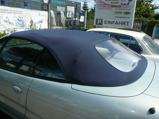 Renault Megane Cabrio, Verdeckbezug Sonnenland Stoff blau geliefert und montiert.