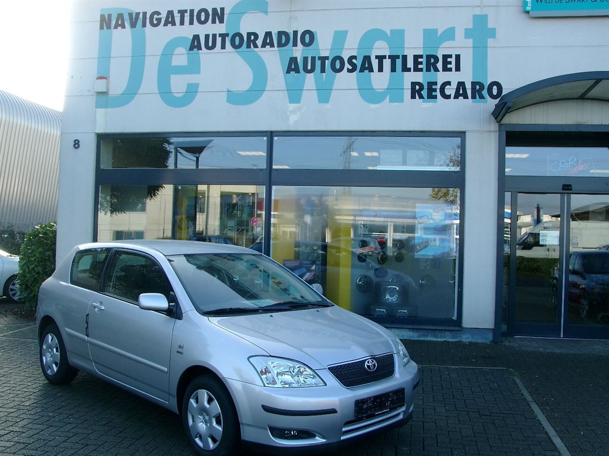 Toyota Corolla (Neufahrzeug), Innenausstattung in Leder neu angefertigt und montiert.