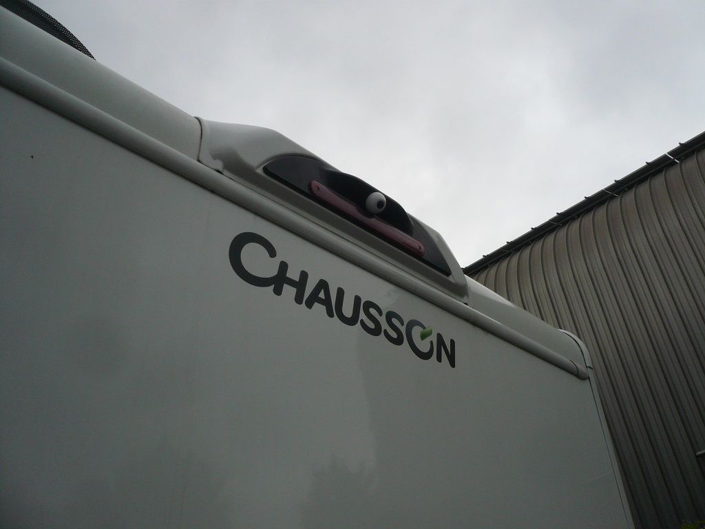 Alpine 9zoll Navigation INE-F904DC inkl. Multi-View Rückfahrkamera und Thitronik Alarmanlage in einem Ford Transit Wohnmobil nachgerüstet.