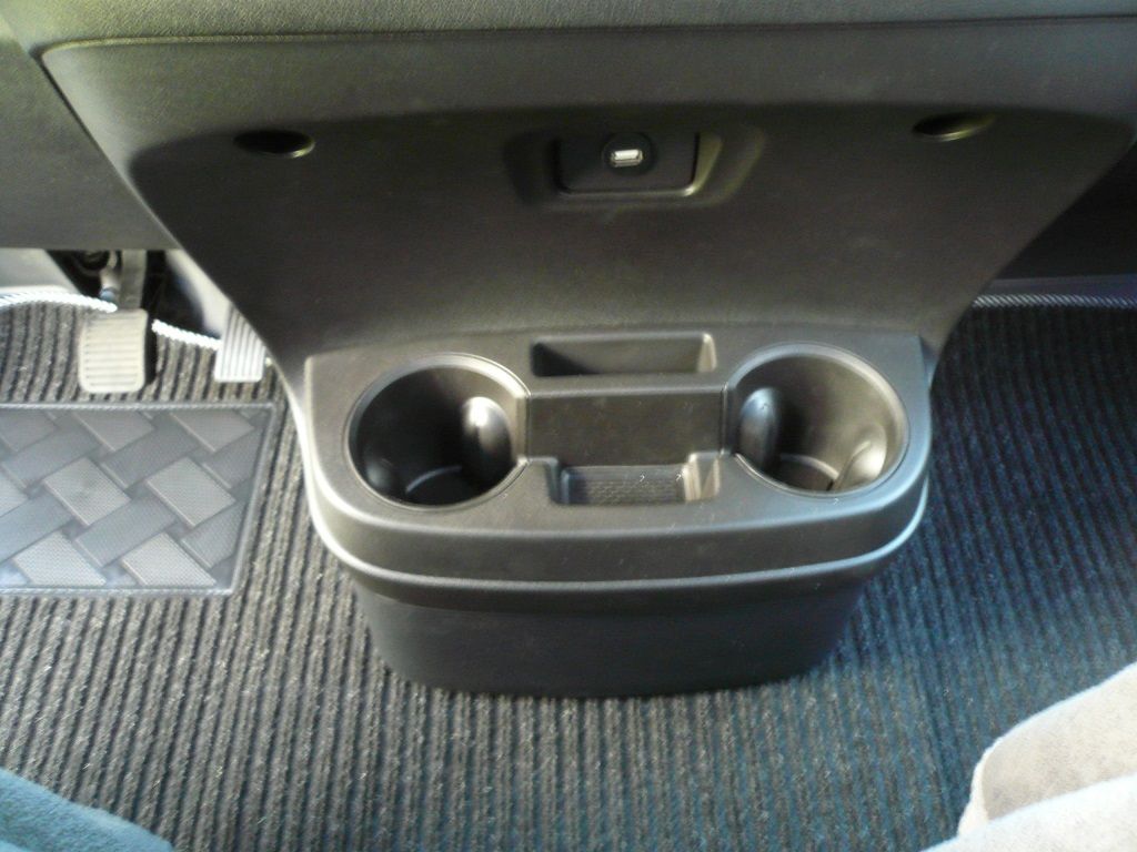 Im aktuellen Ducato 8 haben wir folgende Alpine Produkte nachgerüstet:
Alpine X903D-DU8 Navigation, Rückfahrkamera HCE-C2100RD, Frontkamera HCE-C2600FD, Abwasserkamera HCE-C1100, SPC-R100DU Radial-Lautsprecher, SWC-D84S Subwoofer mit SWA-150KIT Verstärker.
Gegen Diebstahl haben wir die Thitronik Alarmanlage WiPro III safe.lock nachgerüstet.