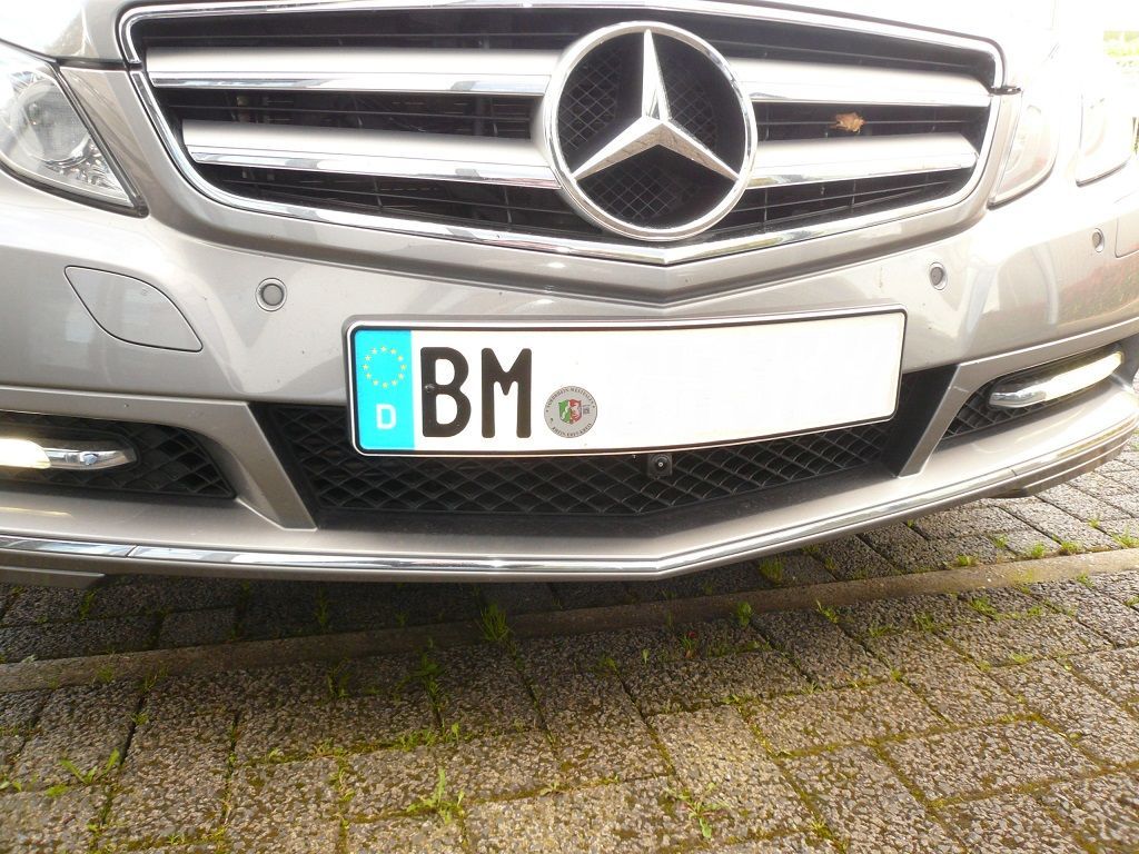 Alpine Multiview Front- und Rückfahrkamera nachgerüstet und auf das Original Mercedes Command adaptiert .