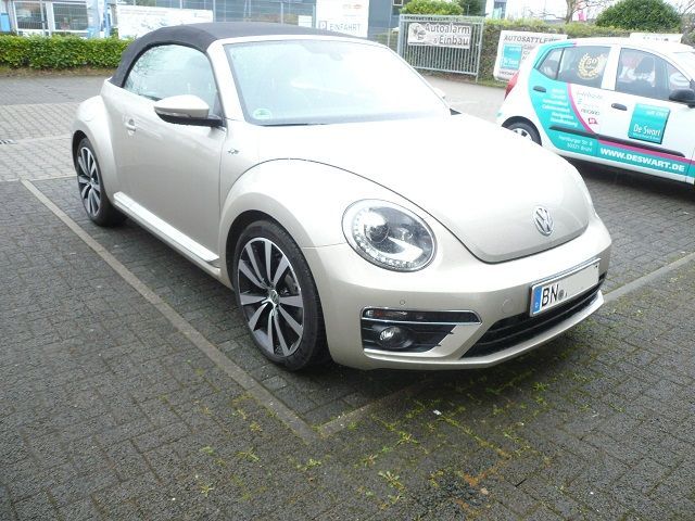 Wir haben im VW Käfer das Kennwood DNX518DABS nachgerüstet, die Originale OEM  Rückfahrkamera an das Kenwood Gerät adaptiert. Die Darstellung der PDC und der Klima mittels Adapter auch visuell adaptiert.