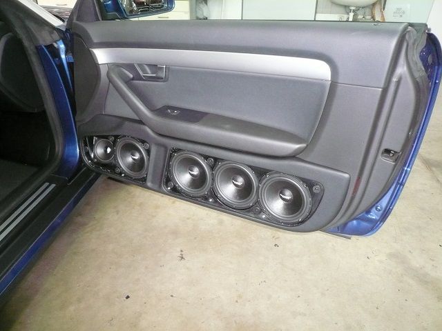 Clarion NX505E Navigation, Jehnert 3-Wege Doorboards und Audio System Verstärker im Audi A4 Cabrio montiert.
