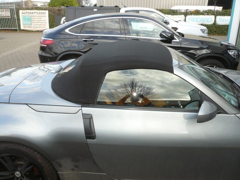 Nissan 350z, Cabrio Verdeck in Stoff schwarz geliefert und montiert