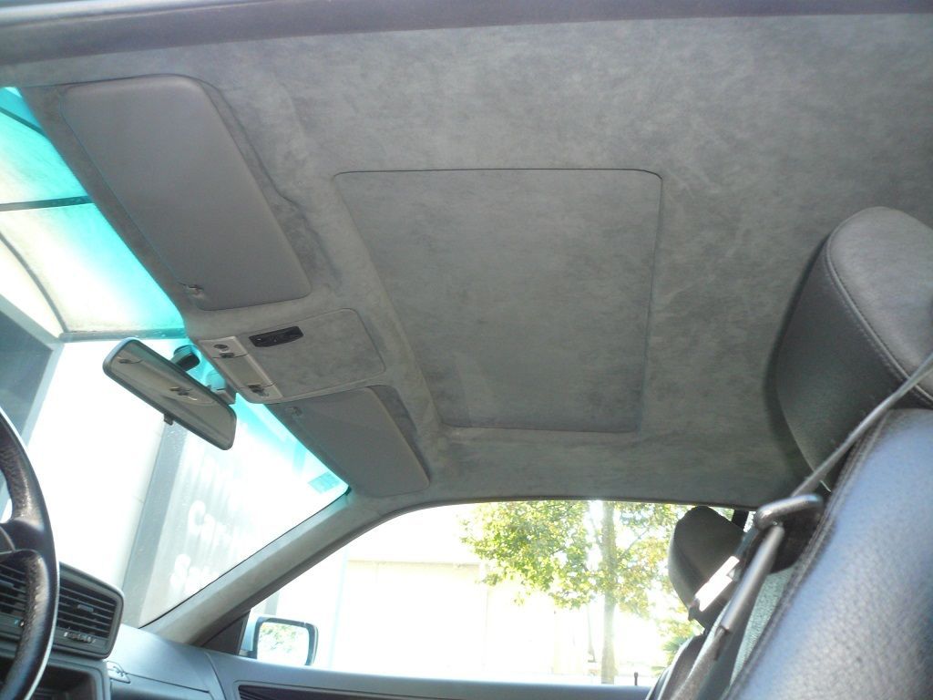 BMW 850. Himmel, A- und C-Säulen in Alcantara neu bezogen.