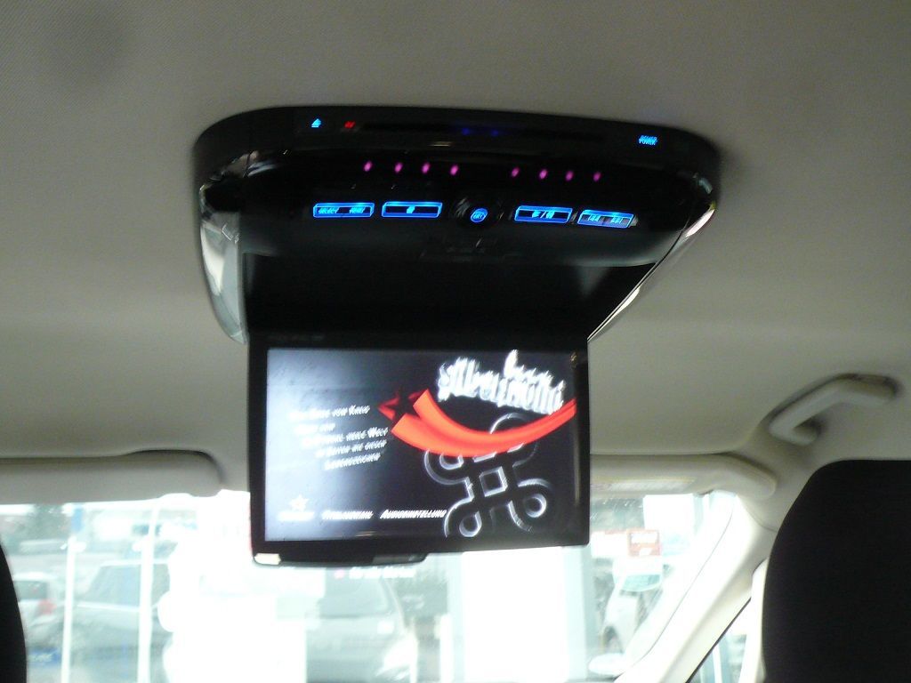 Rückfahrkamera an das Original Ford Navi Sync3 nachgerüstet. Alpine 10zoll Deckenmonitor als Rearseat Entertainment montiert.