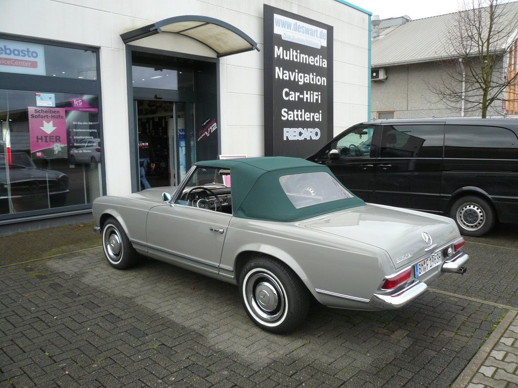 Pagode komplette Innenausstattung und Teppich neu angefertigt und montiert. Musikanlage mit Subwoofer und Navigation nachgerüstet.