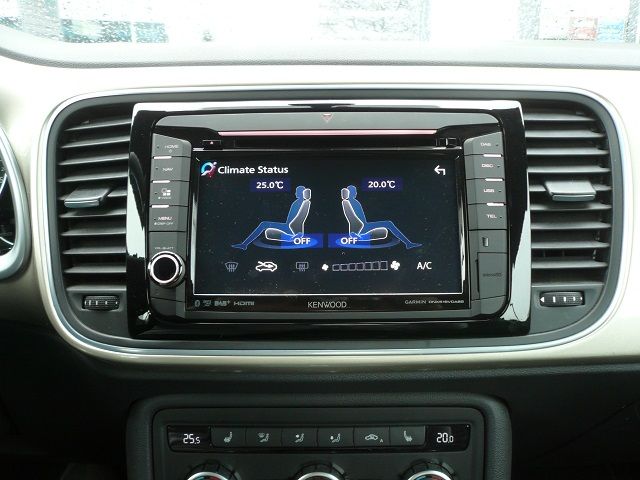 Wir haben im VW Käfer das Kennwood DNX518DABS nachgerüstet, die Originale OEM  Rückfahrkamera an das Kenwood Gerät adaptiert. Die Darstellung der PDC und der Klima mittels Adapter auch visuell adaptiert.