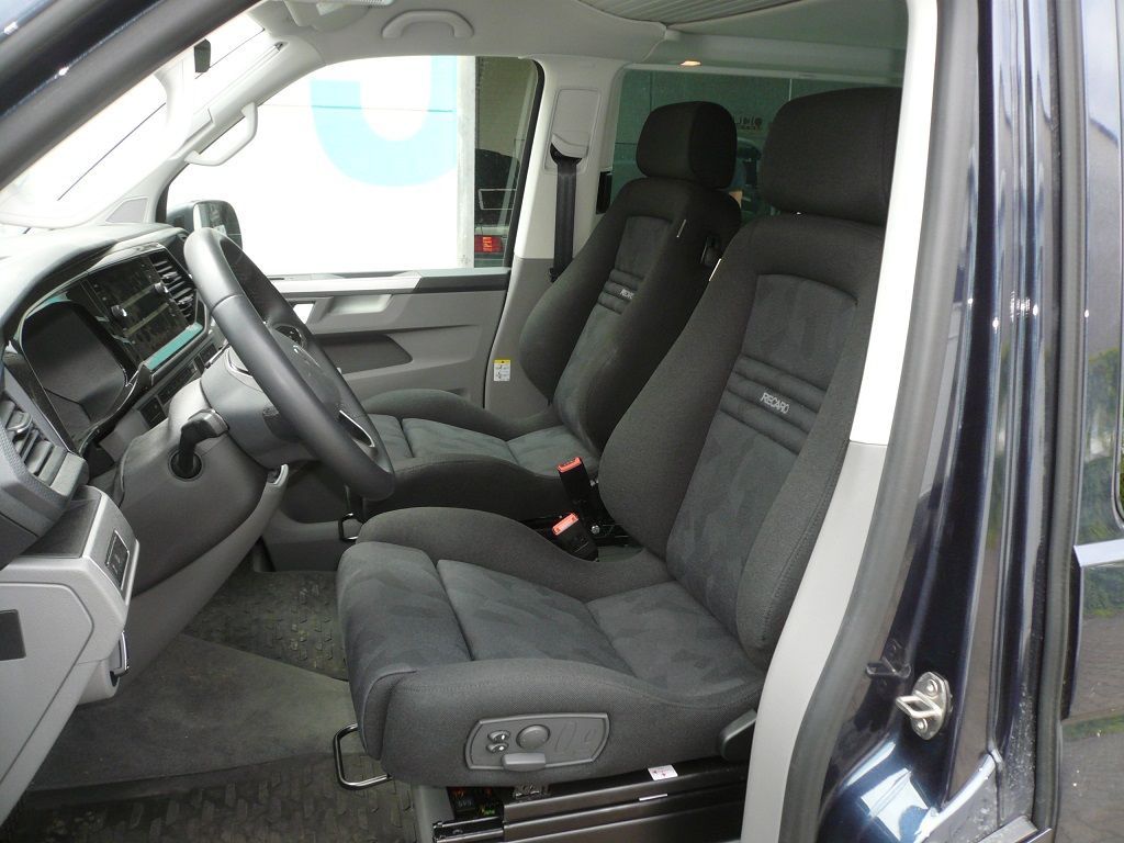 RECARO Ergomed E SAB und Klimapaket als Fahrer und Beifahrer Sitz nachgerüstet.