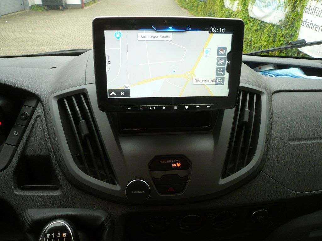 Alpine 9zoll Navigation INE-F904DC inkl. Multi-View Rückfahrkamera und Thitronik Alarmanlage in einem Ford Transit Wohnmobil nachgerüstet.