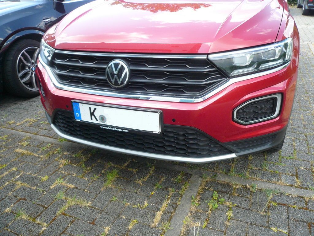 Komplett-Set Park Pilot Front und Heck inkl. OPS für VW T-ROC montiert und Freigeschaltet.