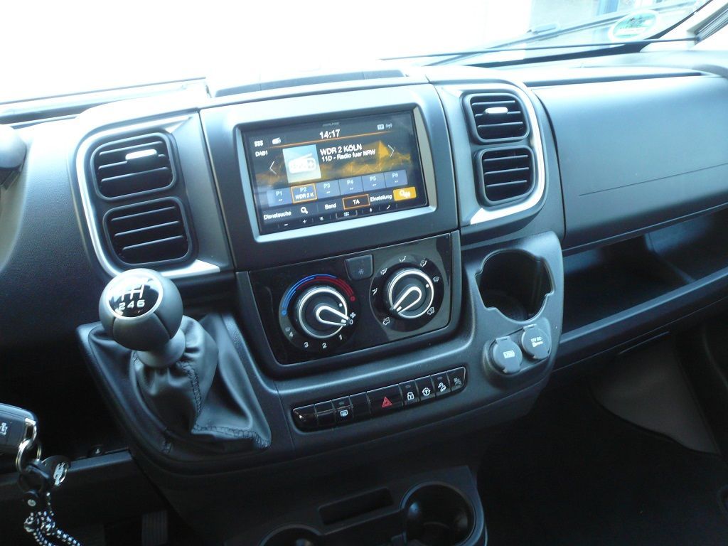 Alpine iLX-W690DU8 Doppel-DIN Mediacenter inkl. Rückfahrkamera im aktuellen Ducato 8 von 2022 nachgerüstet.