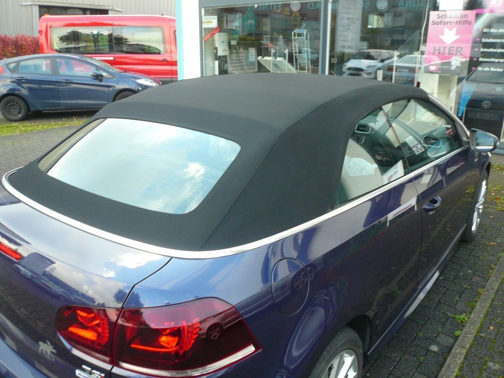 Original VW Verdeckbezug Sonnenland Stoff schwarz montiert.