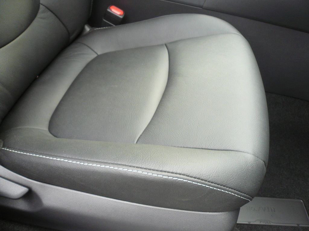 Toyota RAV4 komplette Innenausstattung in Teilleder neu angefertigt und montiert.