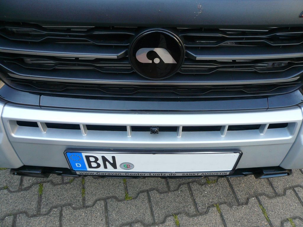 Im aktuellen Ducato 8 haben wir folgende Alpine Produkte nachgerüstet:
Alpine X903D-DU8 Navigation, Rückfahrkamera HCE-C2100RD, Frontkamera HCE-C2600FD, Abwasserkamera HCE-C1100, SPC-R100DU Radial-Lautsprecher, SWC-D84S Subwoofer mit SWA-150KIT Verstärker.
Gegen Diebstahl haben wir die Thitronik Alarmanlage WiPro III safe.lock nachgerüstet.