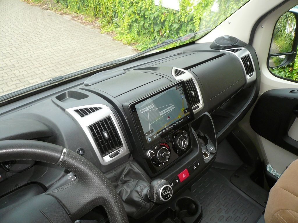 Das neue Multimedia- und Navigationssystem Pioneer AVIC-Z1000DAB-C mit Caravan Software von Pioneer - maßgeschneidert für die Ducato-Modell bis Bj 2021. Das System integriert sich sowohl technisch als auch optisch optimal in Ihr Fahrzeug und überzeugt durch eine intuitive Bedienung und ein großzügiges 9