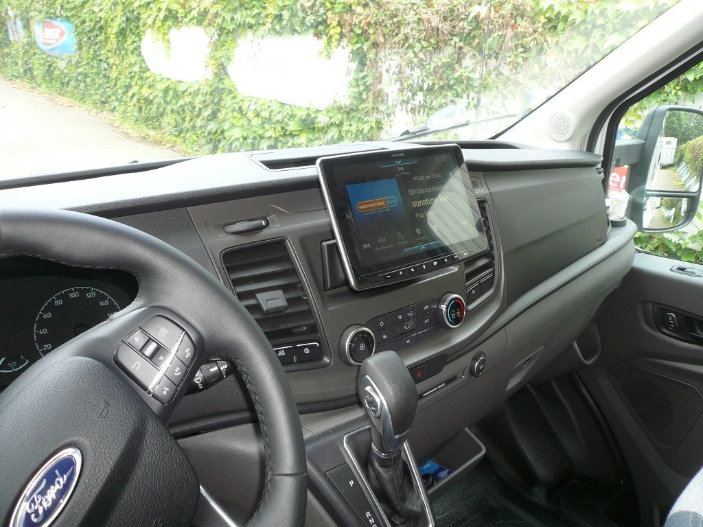 ALpine iLX-903-TRA 9zoll Transit Navigationsgerät im Wohnmobil nachgerüstet.