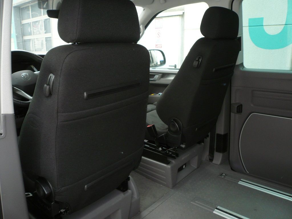 RECARO Ergomed E SAB und Klimapaket als Fahrer und Beifahrer Sitz nachgerüstet.