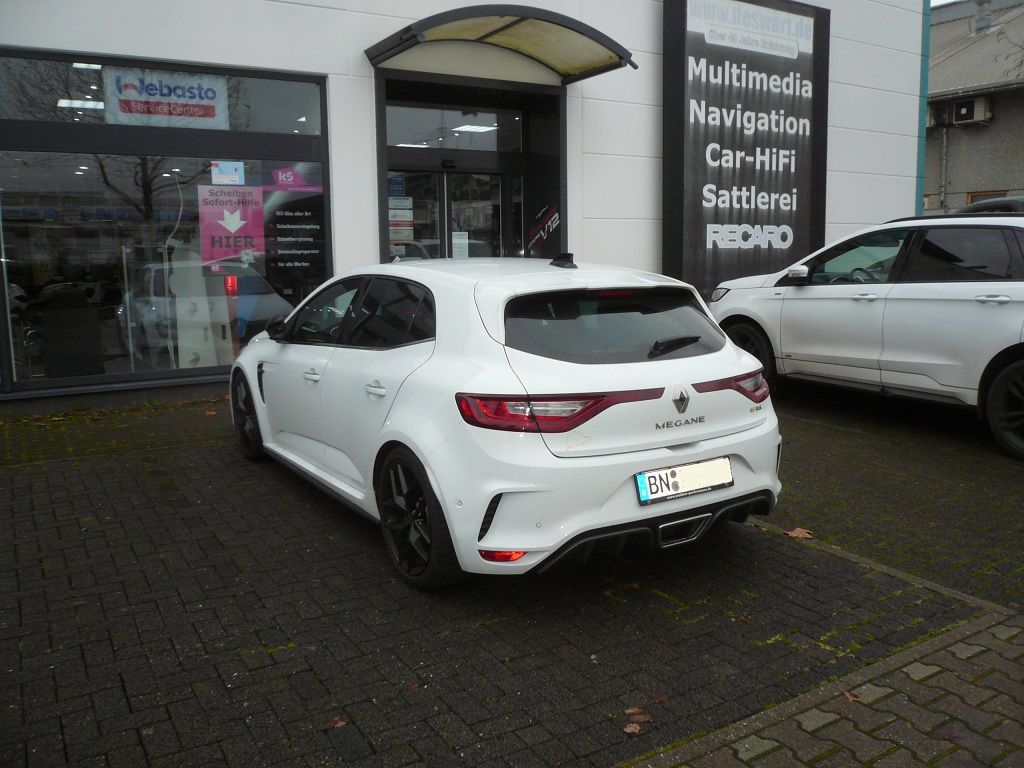 2-stufige Carbon Sitzheizung für Sitz und Rückenlehne im Renault Megane RS nachgerüstet.