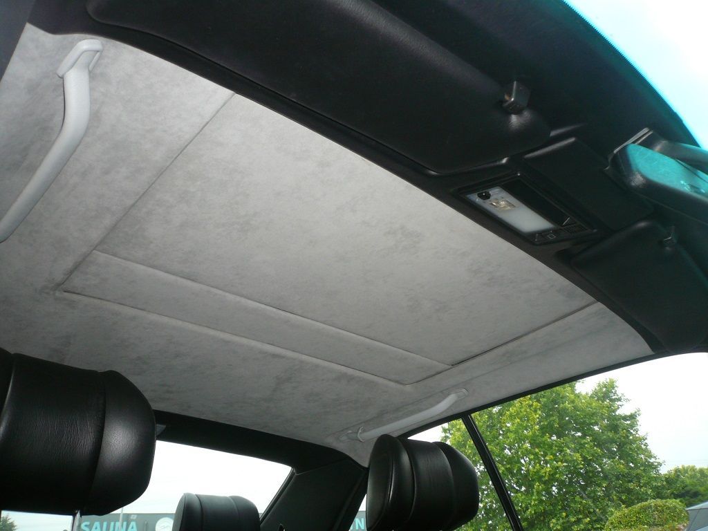 Himmel ausgebaut, gereinigt und mit Alcantara neu bezogen und montiert.