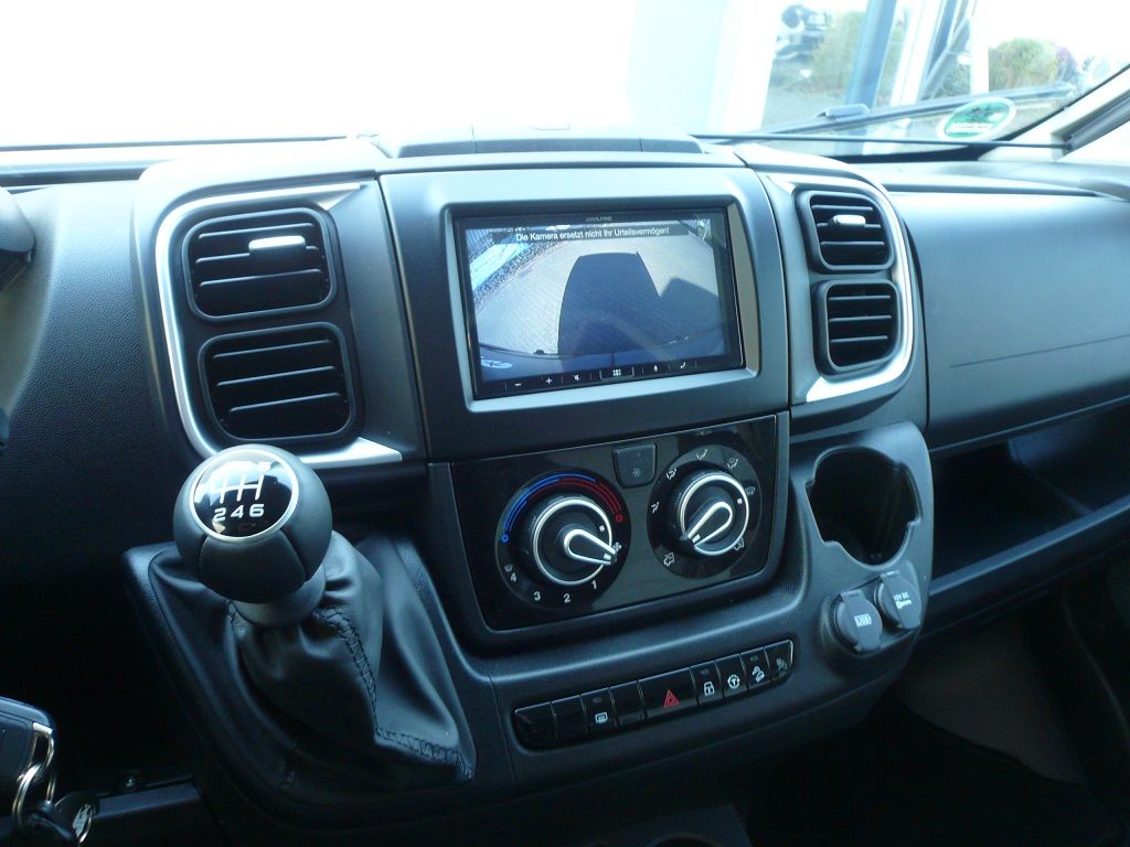 Alpine iLX-W690DU8 Doppel-DIN Mediacenter inkl. Rückfahrkamera im aktuellen Ducato 8 von 2022 nachgerüstet.