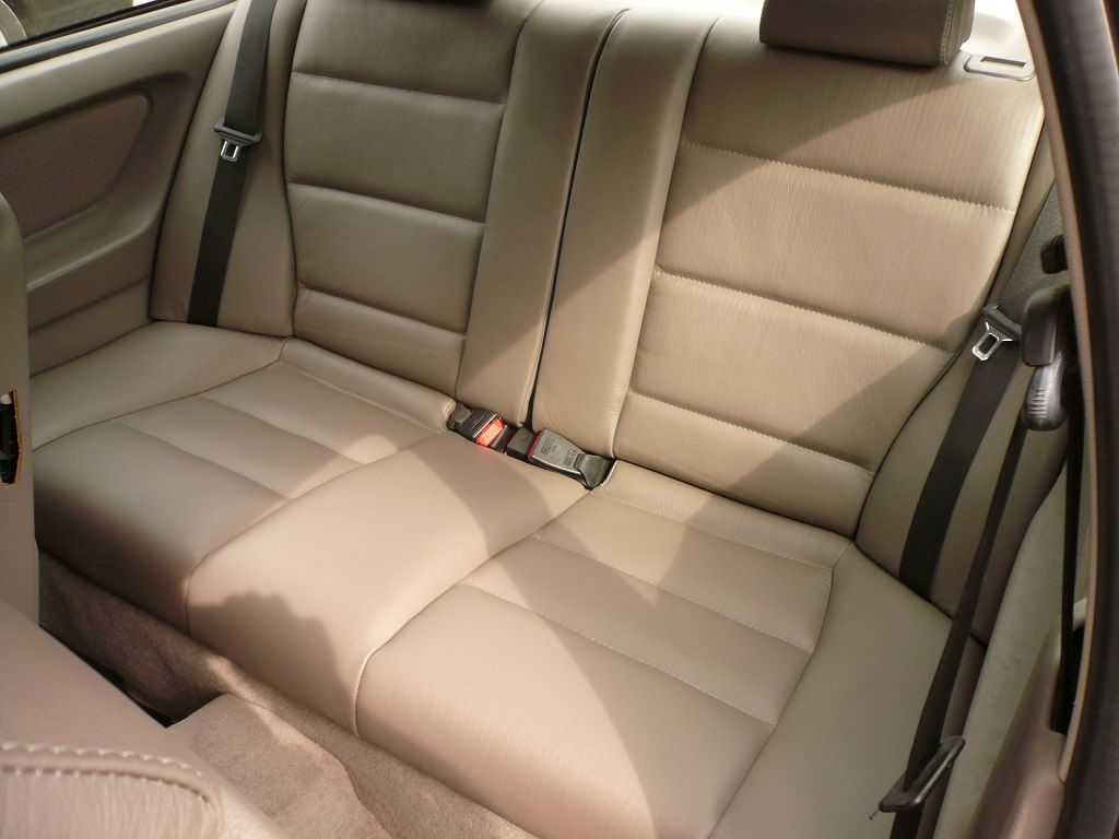 BMW E36 Compact, Innenausstattung Leder Beige neu angefertigt und montiert.