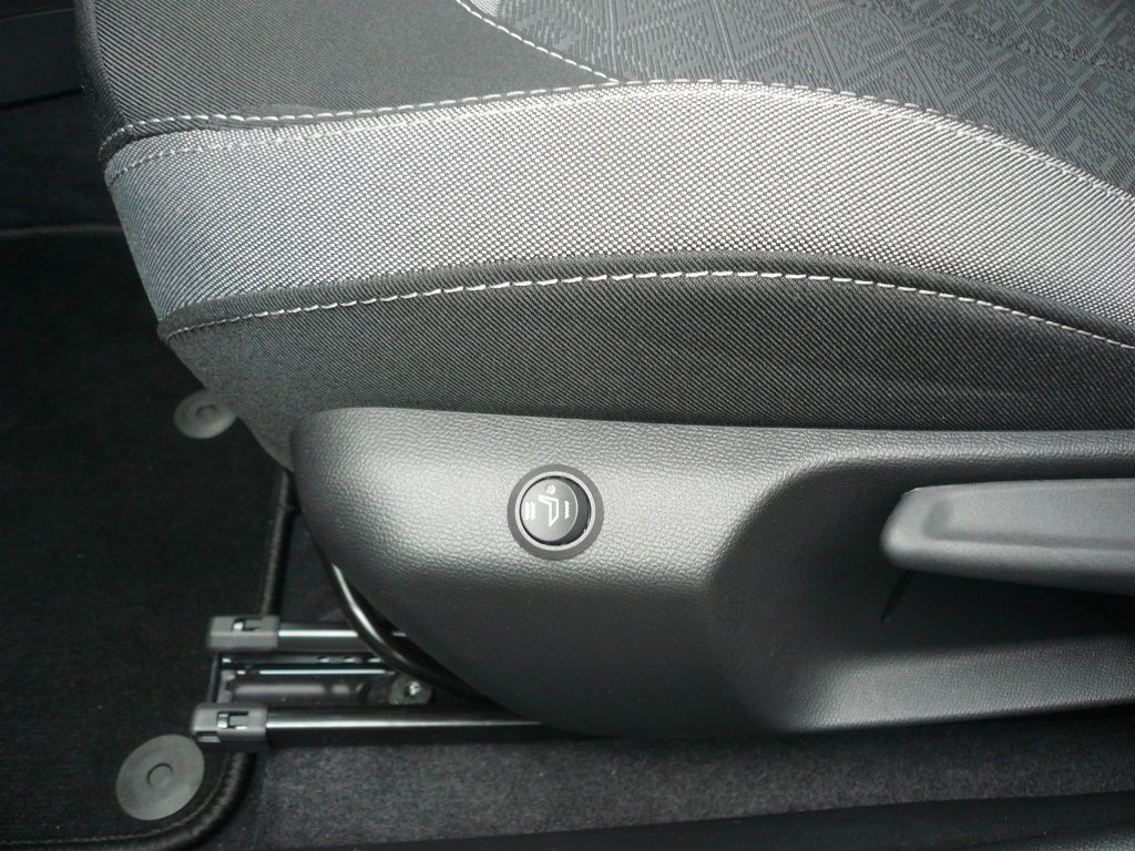 2-stufige Carbon Sitzheizung für Sitz und Rückenlehen im Opel Mokka nachgerüstet.