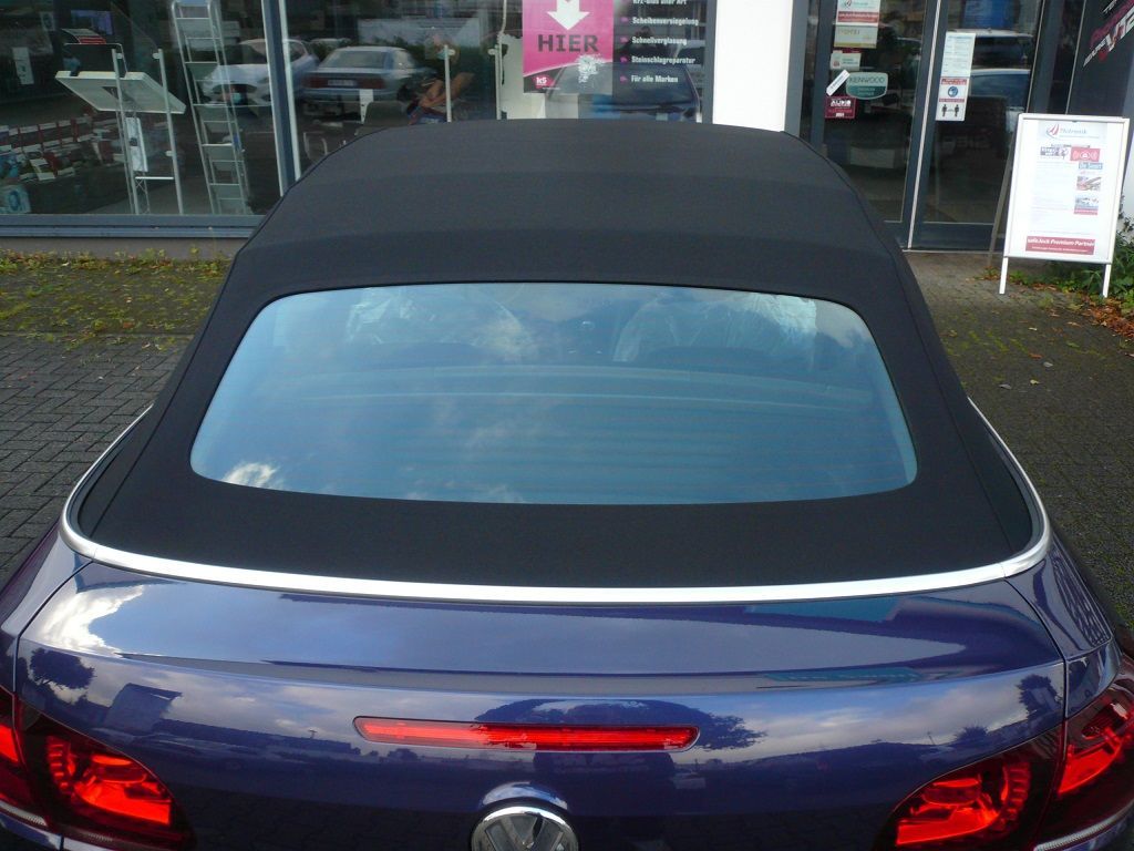 Original VW Verdeckbezug Sonnenland Stoff schwarz montiert.