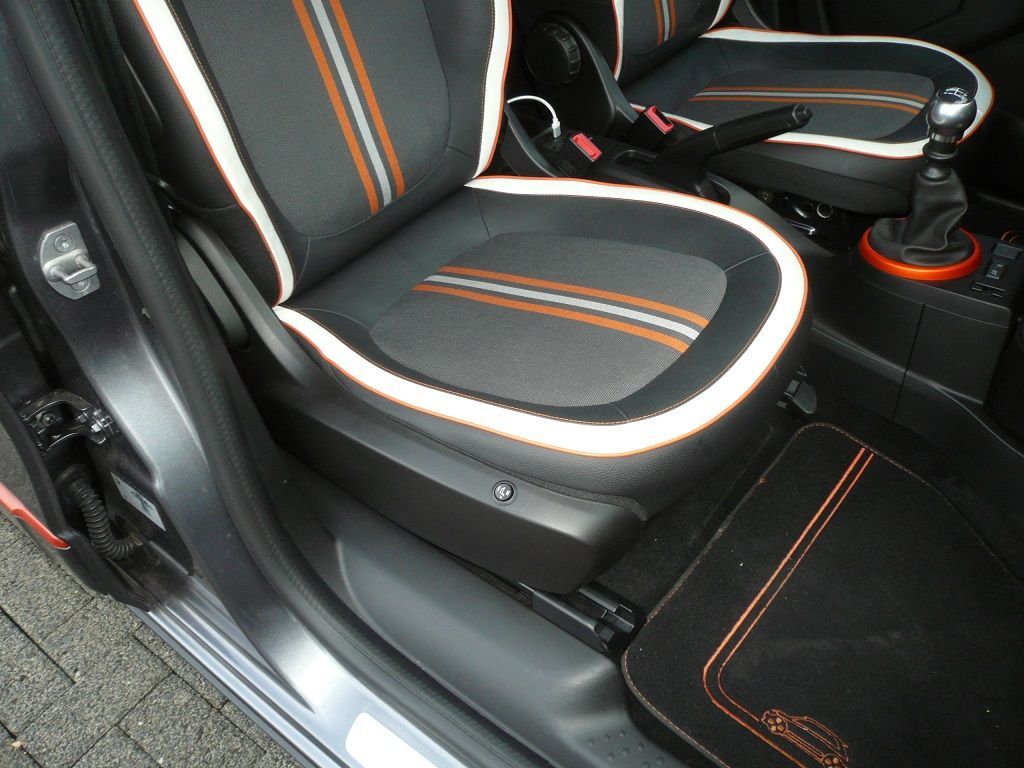 Renault Twingo Sport, Carbonsitzheizung 2-Stufig nachgerüstet