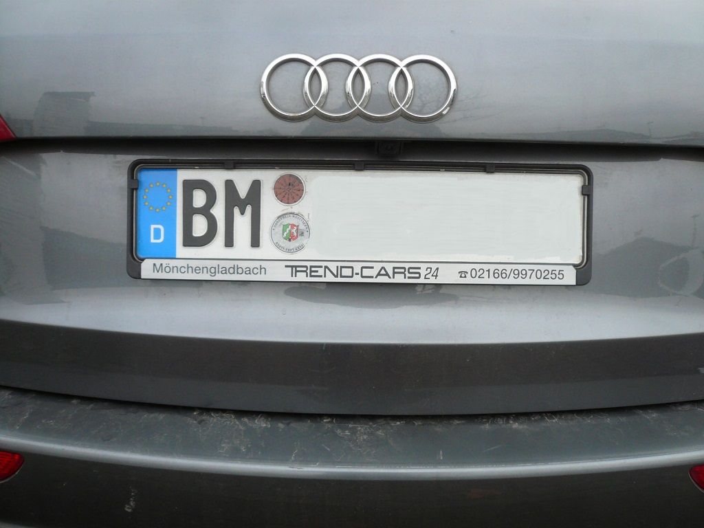 Alpine X703D-Q5 7-Zoll Premium-Infotainment-System für Audi Q5 mit Navigationssystem, Apple CarPlay und Android Auto Unterstützung.