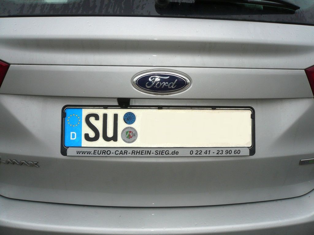 Kenwood DNX4180BT inkl. Rückfahrkamera im Ford B-Max nachgerüstet.