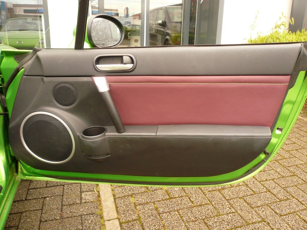 Mazda MX5, Sitze, Türverkleidungen, Schalt- und Handbremssack Leder neu bezogen.